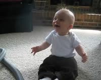 TuneWAP Baby Can Not Stop Laughing at Vacuum
