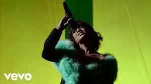 Zamob Rihanna - Love On The Brain (Live From the 2016 Billboard Awards)
