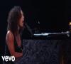 Zamob Alicia Keys - Caged Bird (Piano and I AOL Sessions 1)