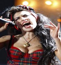 TuneWAP Amy Winehouse 03