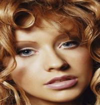 Zamob Christina Aguilera Messy Hair