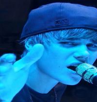 Zamob Justin Bieber Sing Under The Blue Light